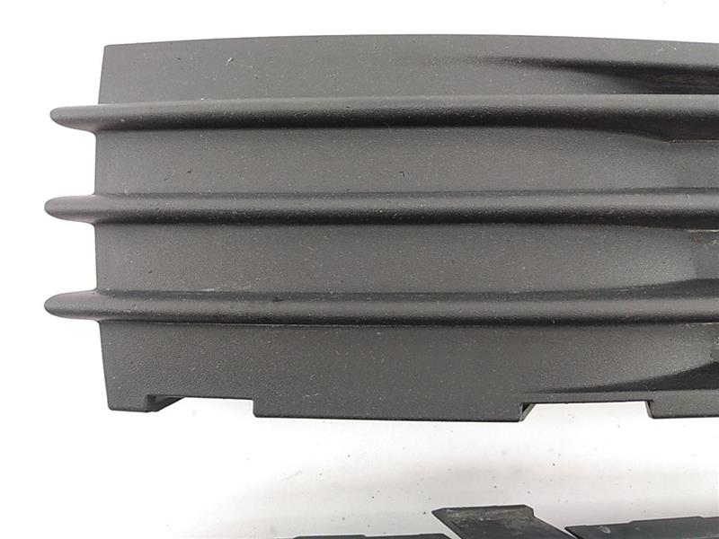 Volvo V50 Front Bumper Corner Trim