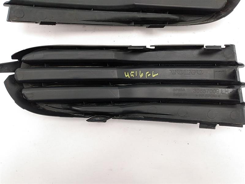 Volvo V50 Front Bumper Corner Trim