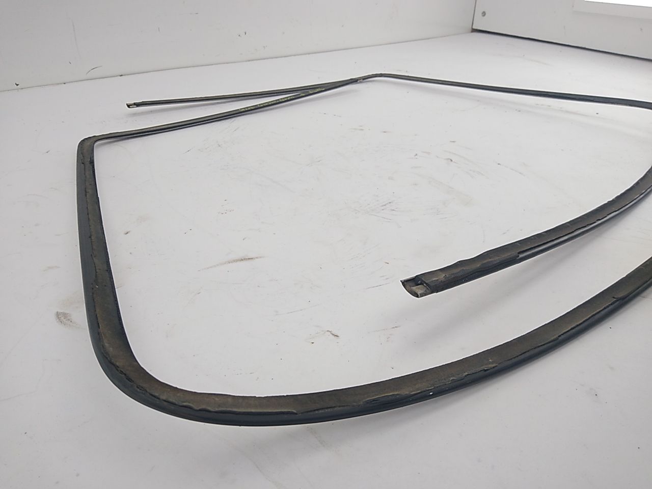 Fiat X1 9 Pair Of Front Windshield Frames | Playground PAR
