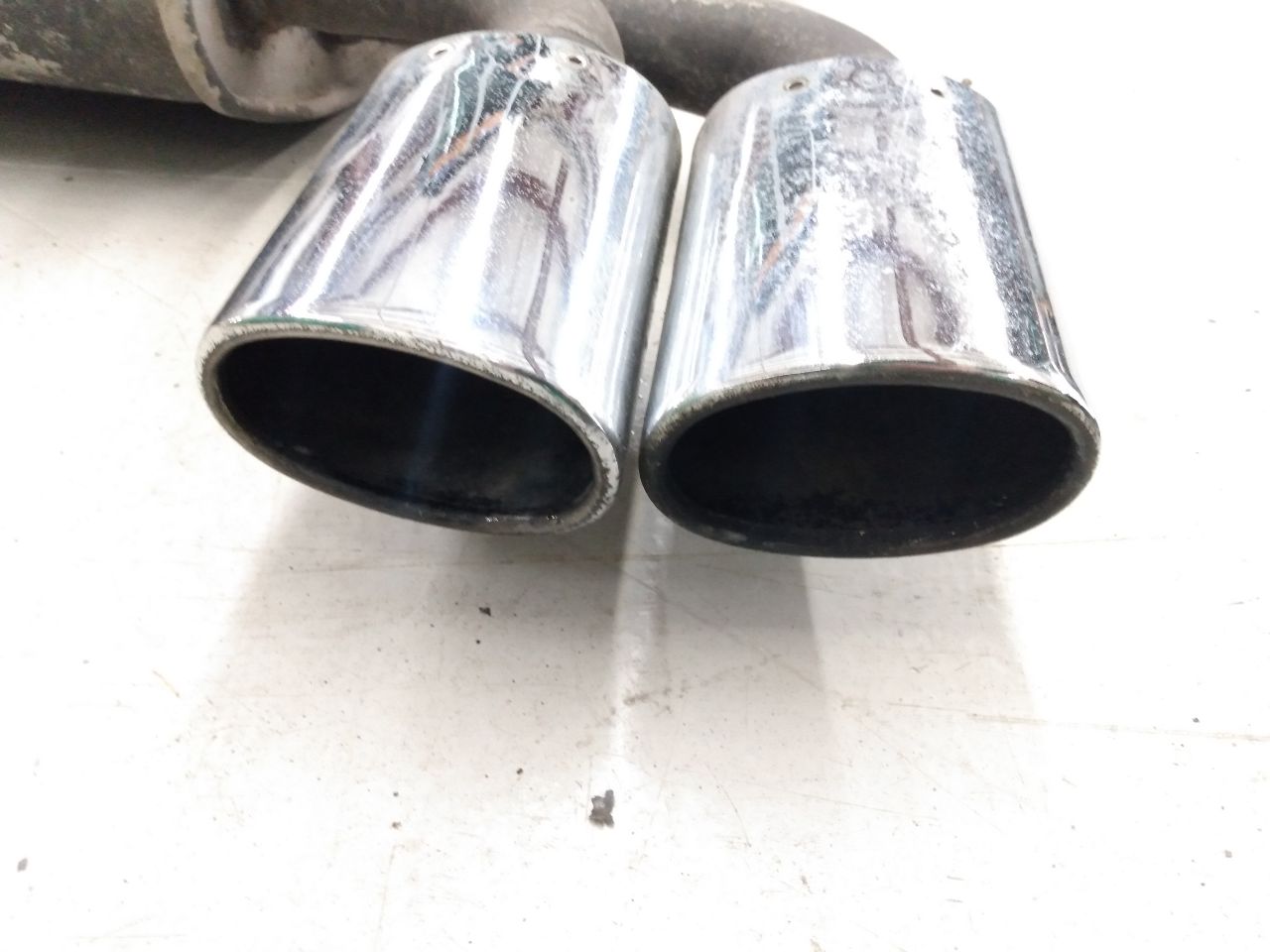 Chevrolet Corvette Pair Of Rear Mufflers