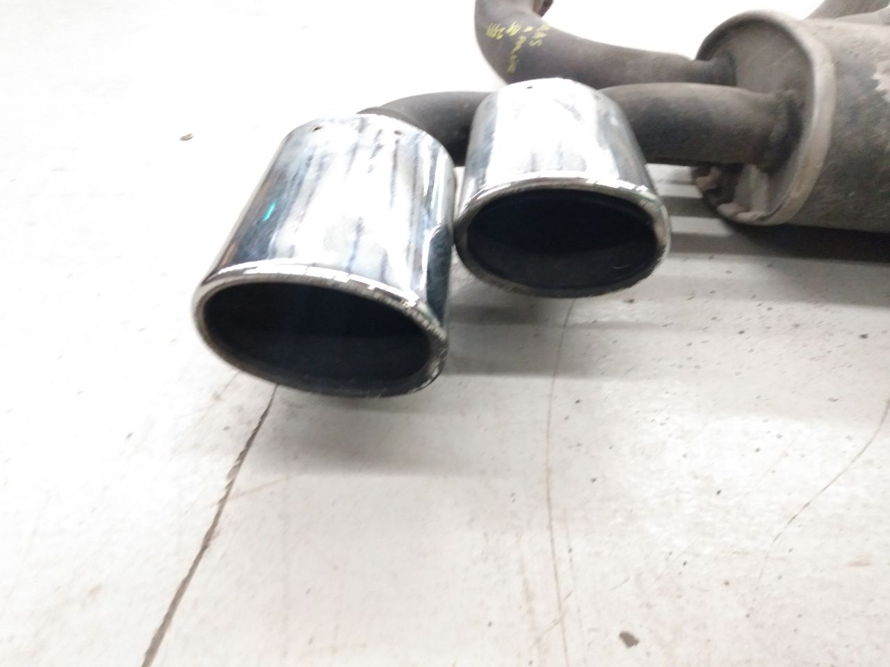 Chevrolet Corvette Pair Of Rear Mufflers