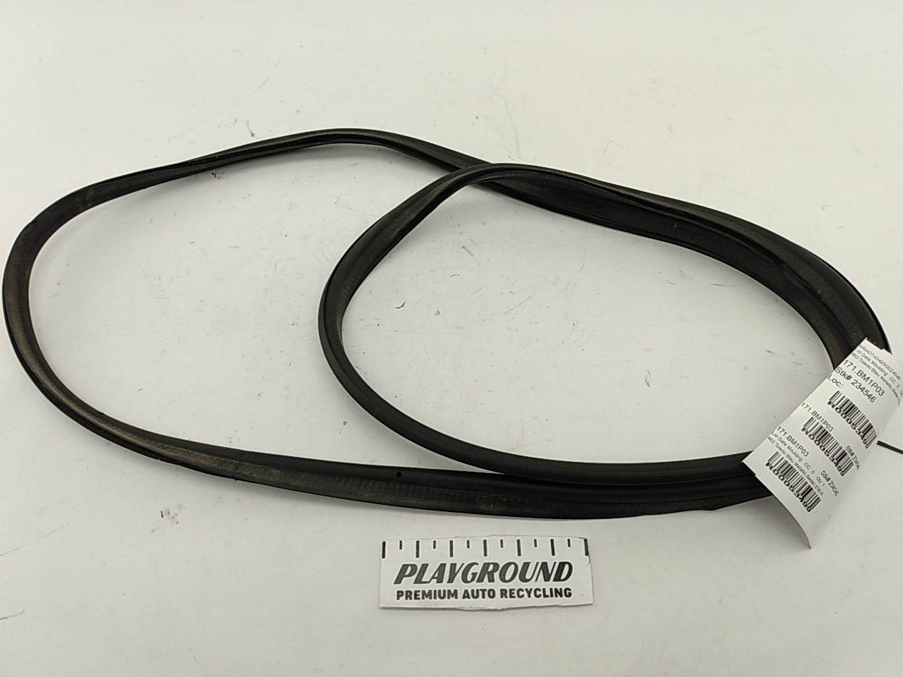 BMW 525I Trunk Seal