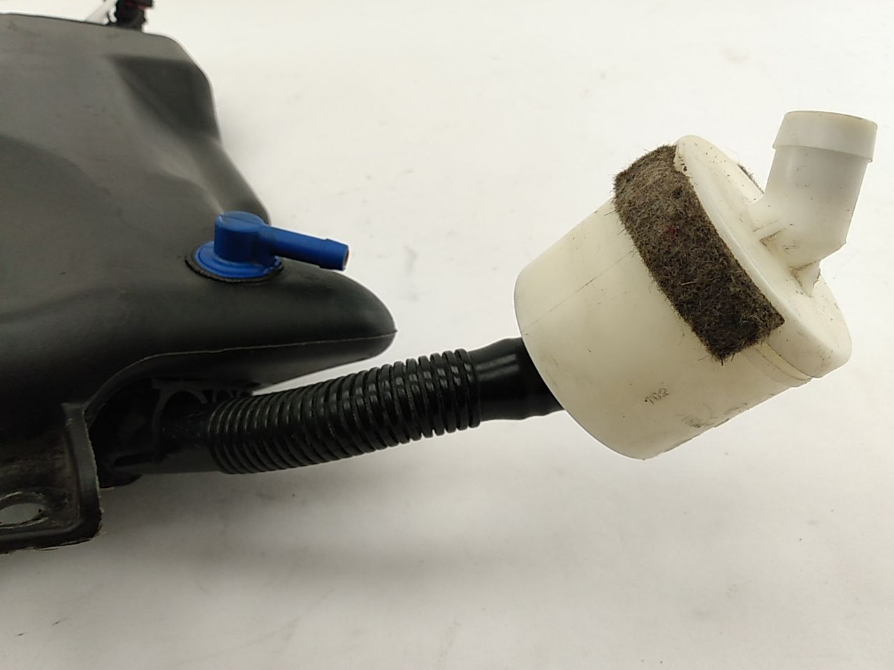 BMW 525I Fuel Vapor Expansion Tank