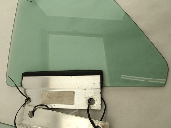 Audi TT Pair Of Quarter Glass