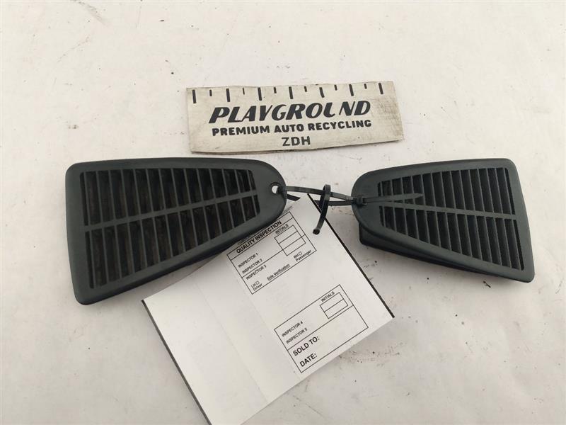 Buick Reatta Pair Of Door Vents