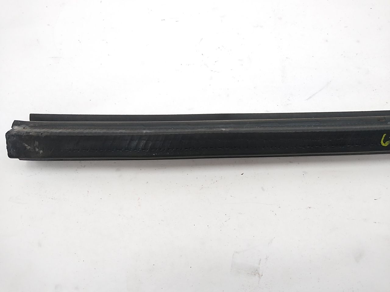 Buick Reatta Front Left Door Window Seal