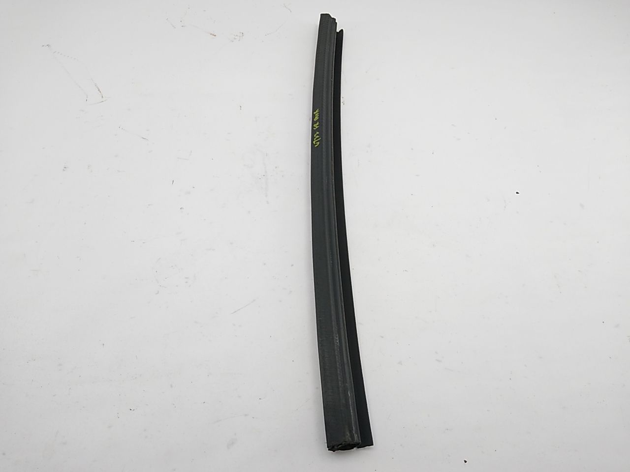 Buick Reatta Front Right Door Window Seal - 0