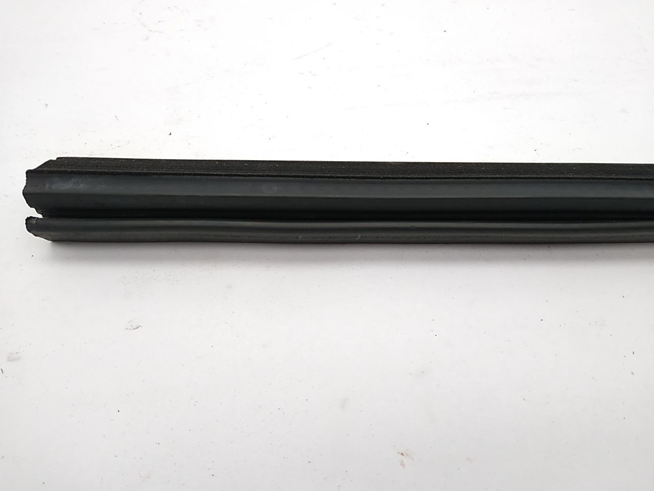 Buick Reatta Front Right Door Window Seal