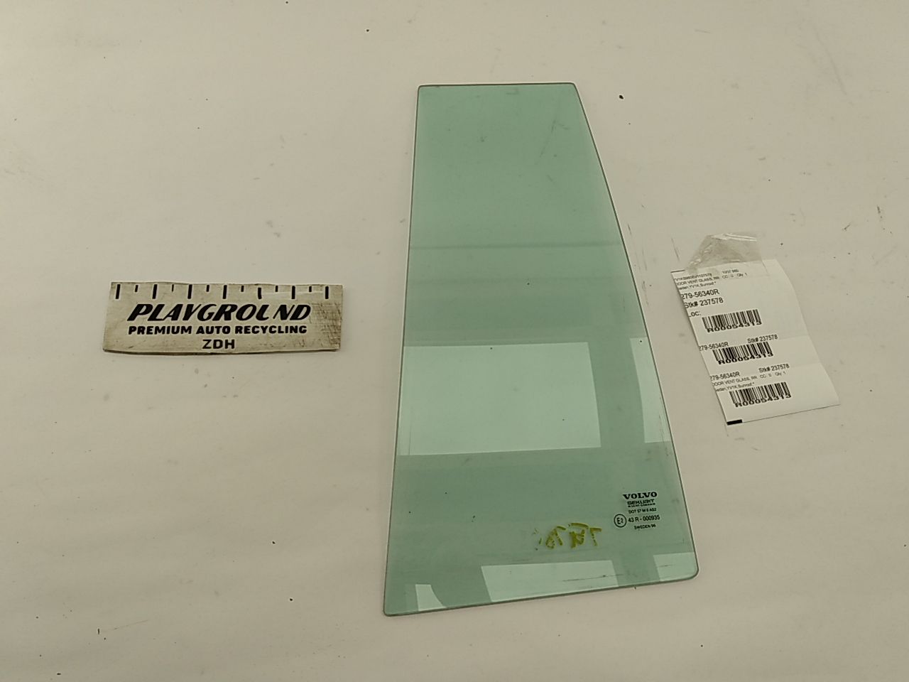 Volvo 960 Rear Right Door Vent Glass