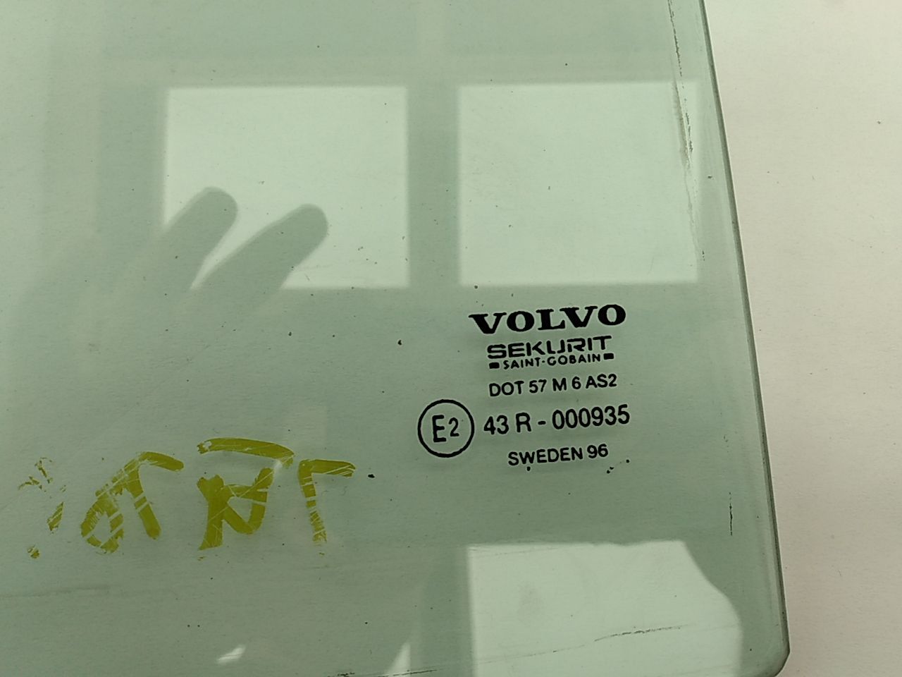 Volvo 960 Rear Right Door Vent Glass