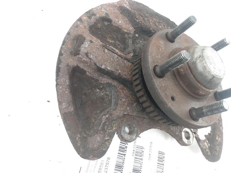 Volvo 960 Front Right Hub - 0