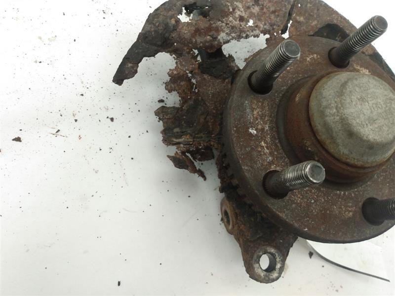 Volvo 960 Front Left Hub - 0