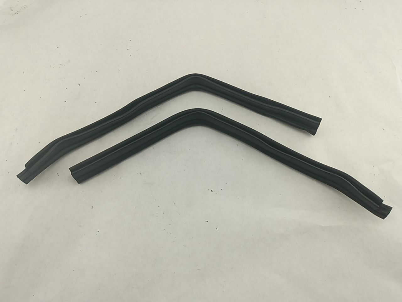 Jaguar XK8 Hood Seal Set