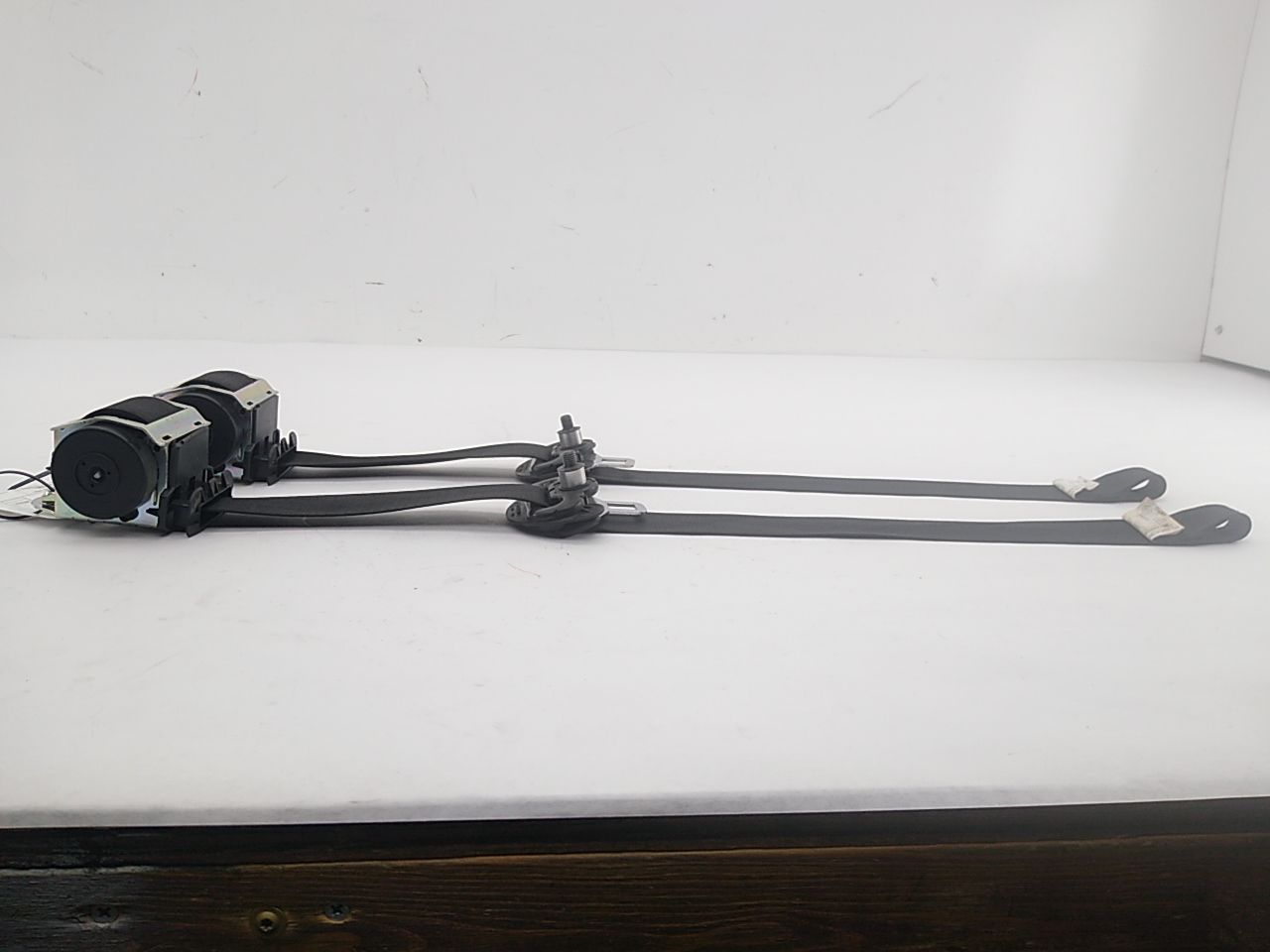 BMW 650I Pair Of Front Seat Belt Retractors