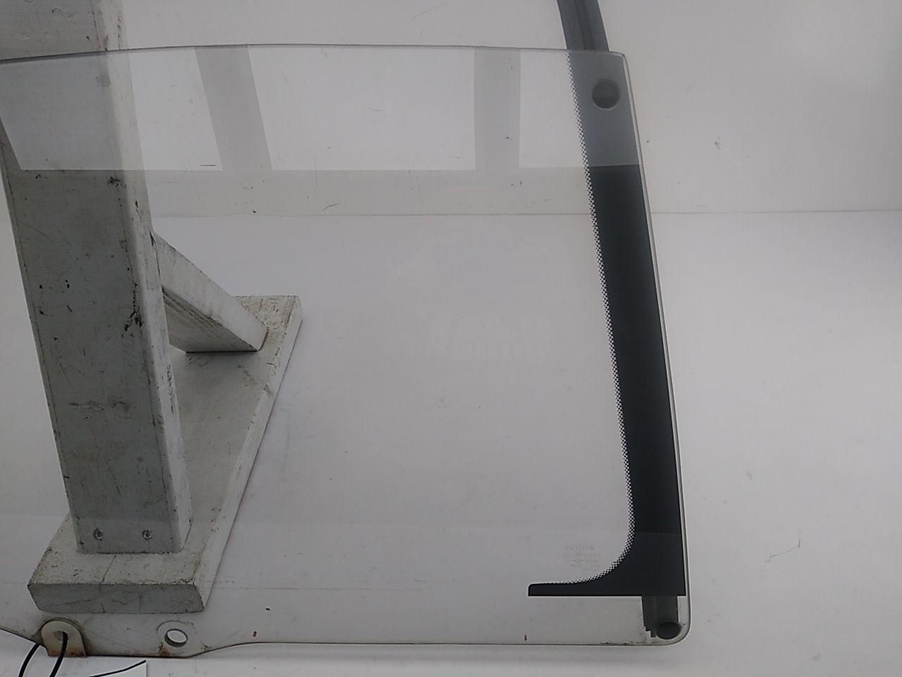 BMW 650I Front Right Door Glass