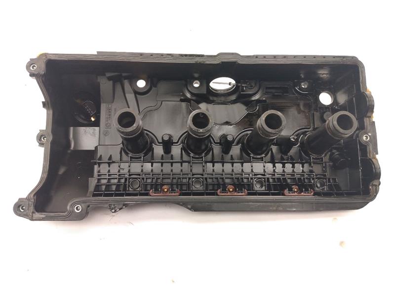 BMW 650I Right Engine Valve Cover