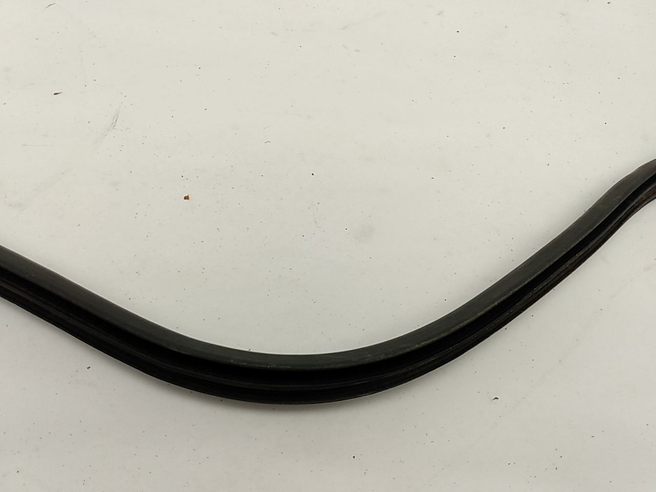 Mitsubishi 3000GT Trunk Seal