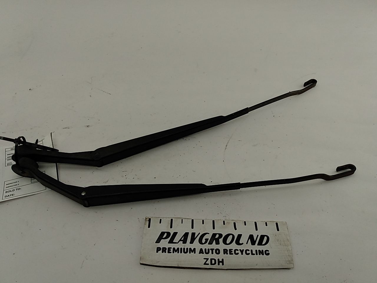 Mitsubishi 3000GT Pair of Windshield Wiper Arms