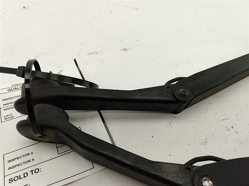 Mitsubishi 3000GT Pair of Windshield Wiper Arms - 0