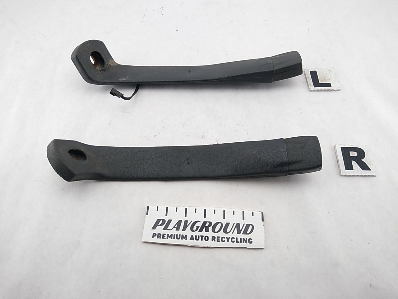 Chevrolet Camaro Pair of Front Left and Right Seat Belt Catchers