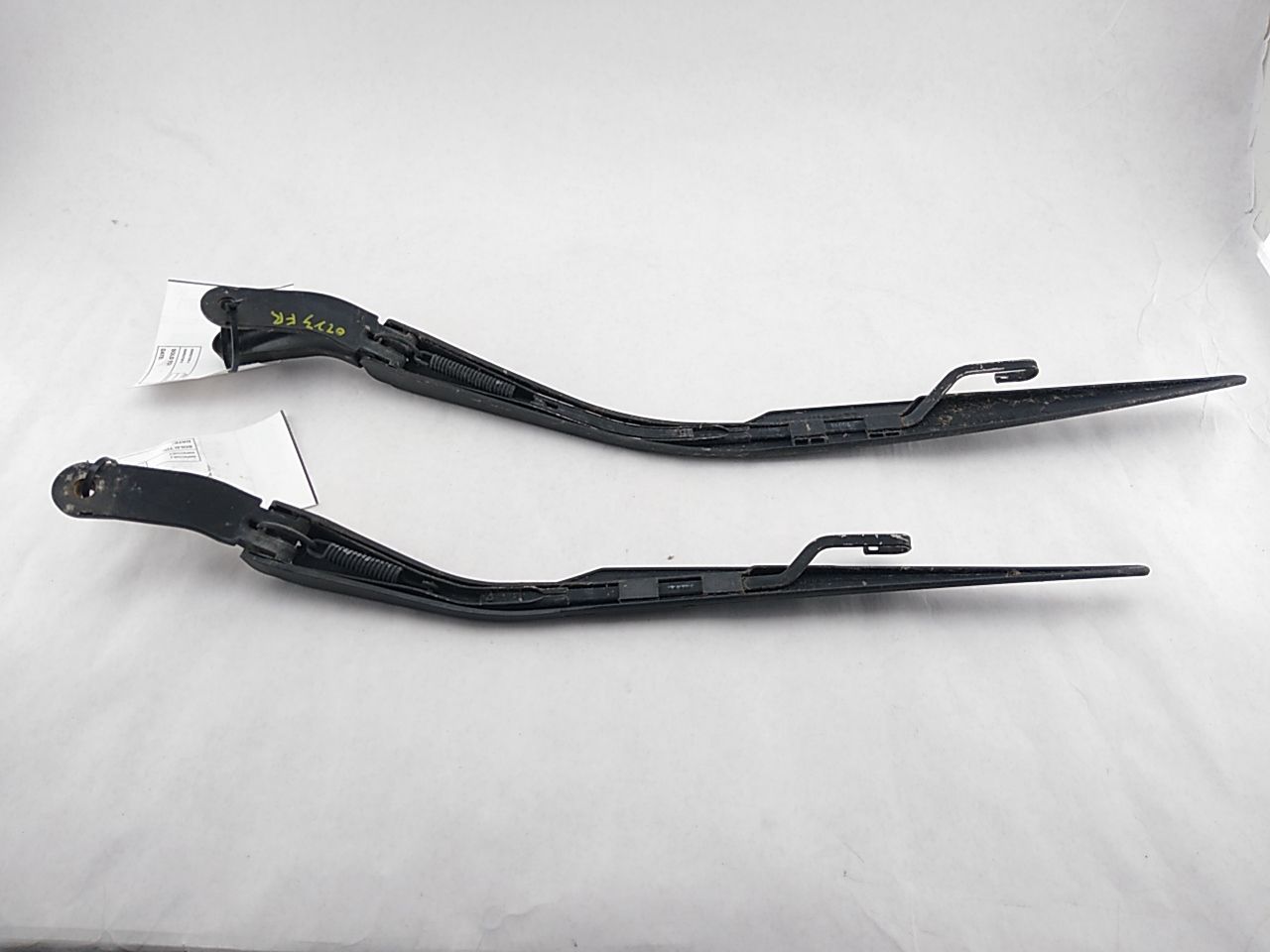 Chevrolet Camaro Pair Of Wiper Arms - 0