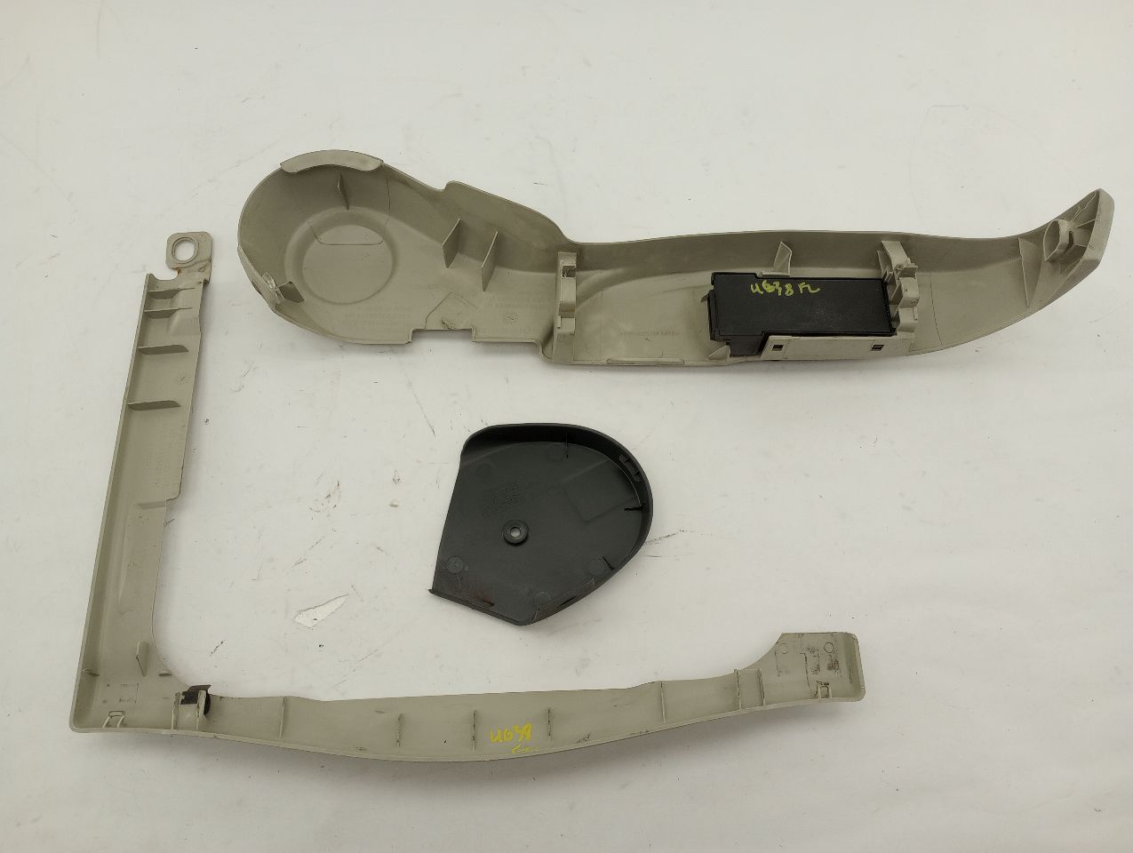 Saab 9-3 Pair Of Front Left Lower Seat Trim - 0