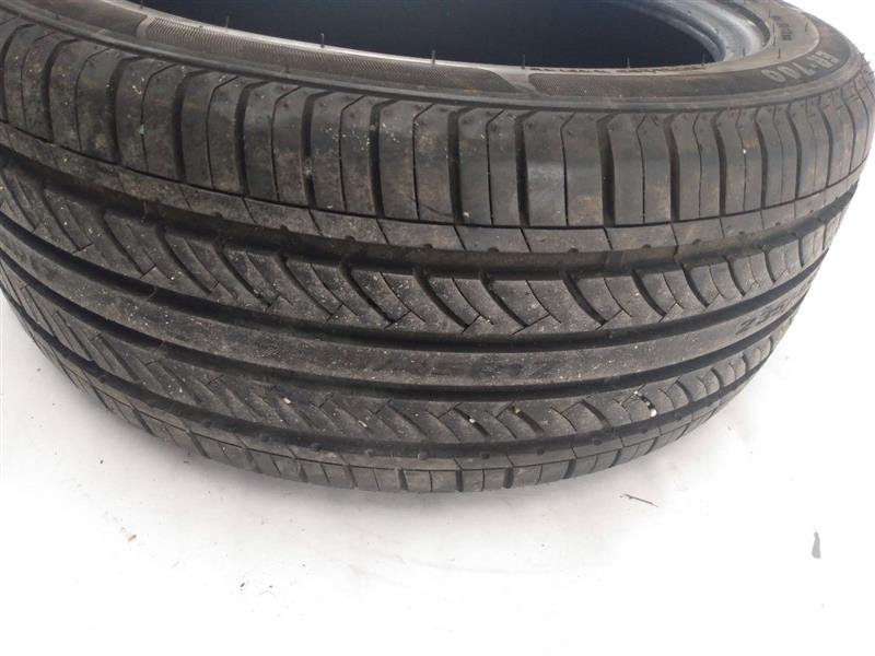 Single Advanta ER-700 Tire