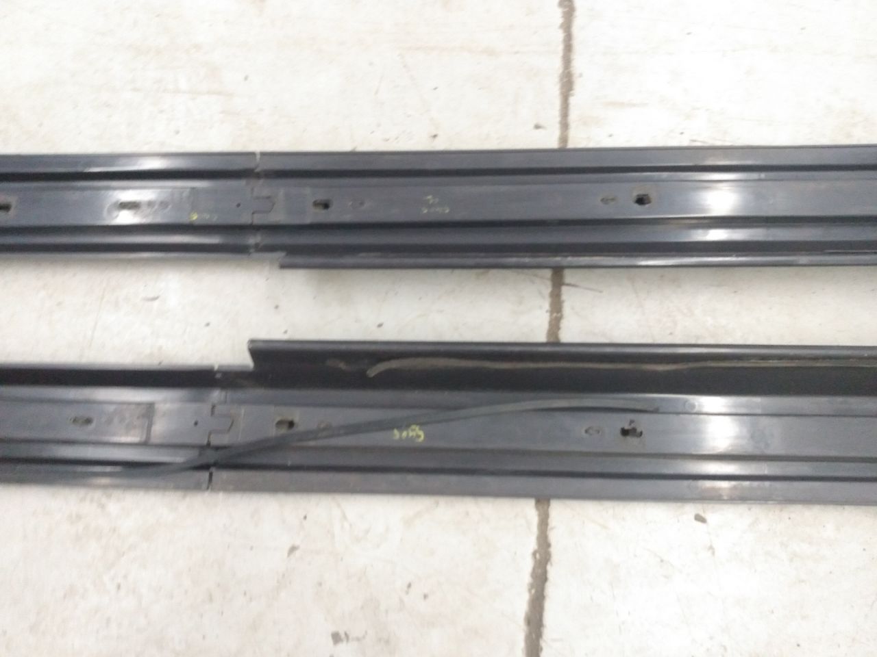 Hummer H3 Pair Of Roof Rack Runners