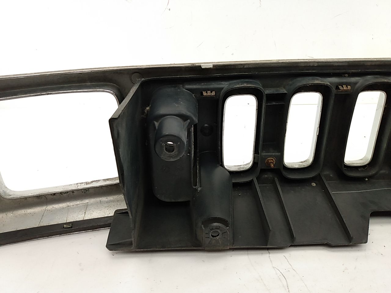 Hummer H3 Front Upper Grille