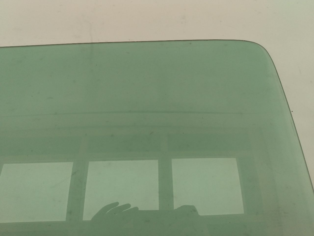 Hummer H3 Front Left Door Glass