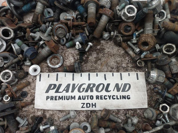 Hummer H3 Dismantling Hardware