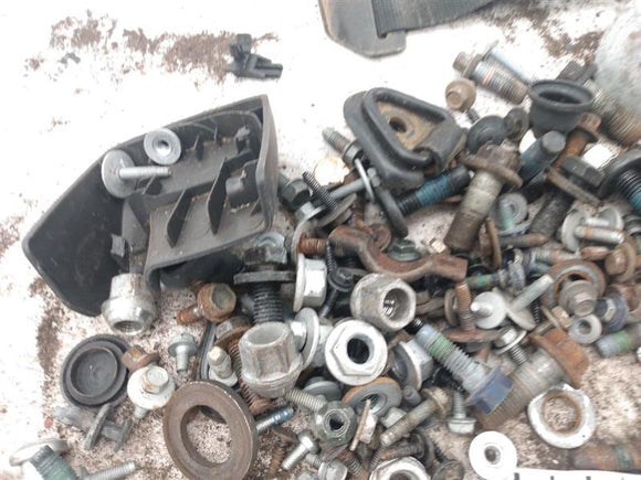 Hummer H3 Dismantling Hardware