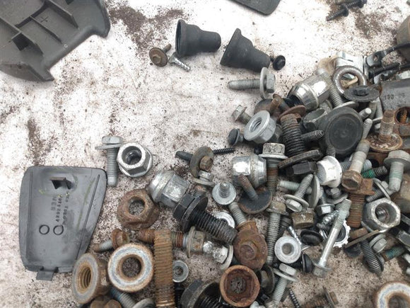 Hummer H3 Dismantling Hardware