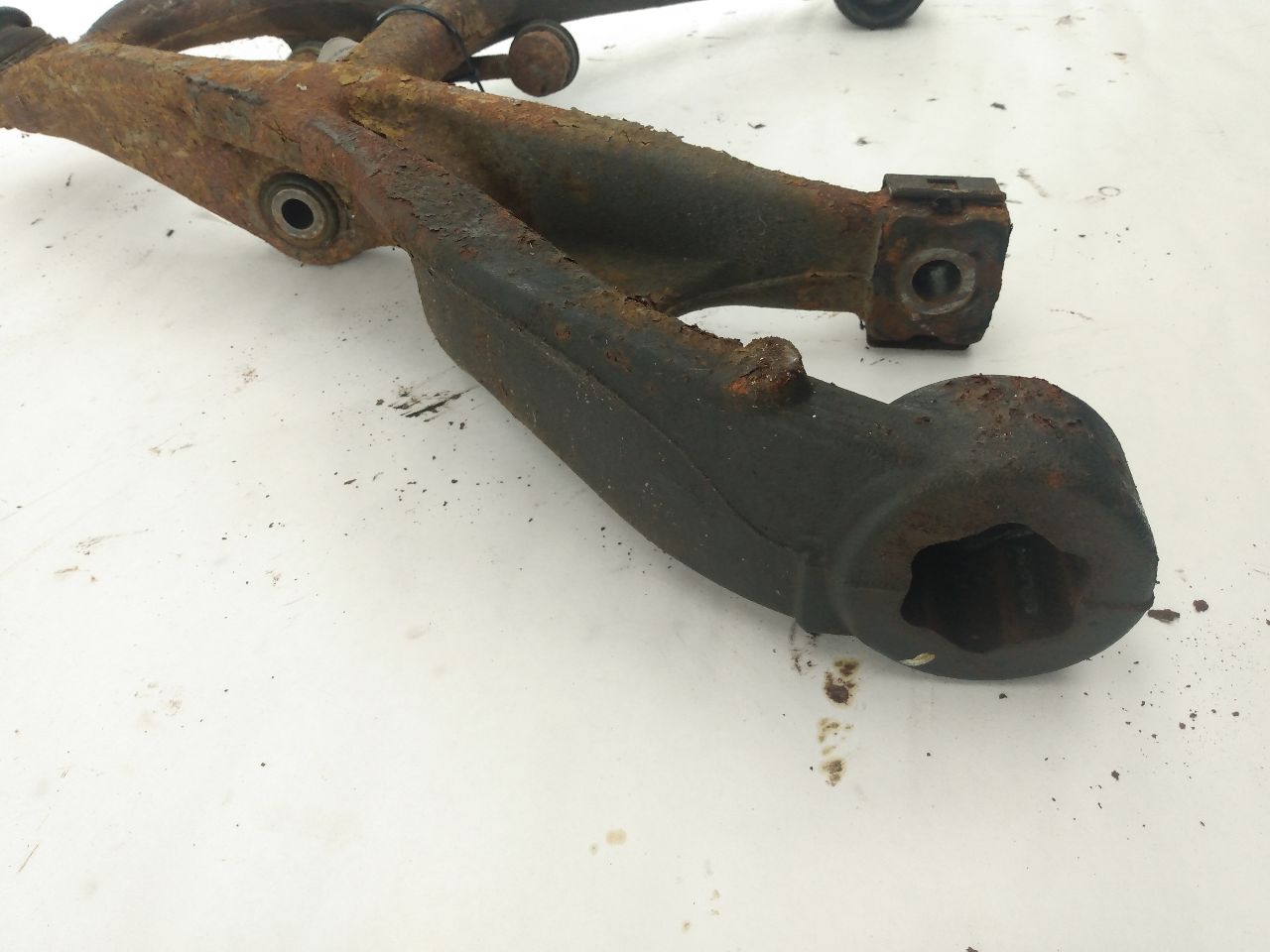 Hummer H3 Front Right Lower Control Arm - 0