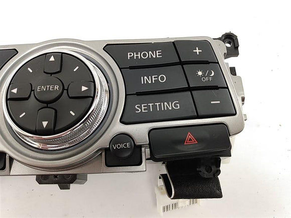 Infiniti G37 Display Screen Control