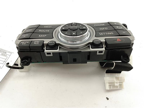 Infiniti G37 Display Screen Control