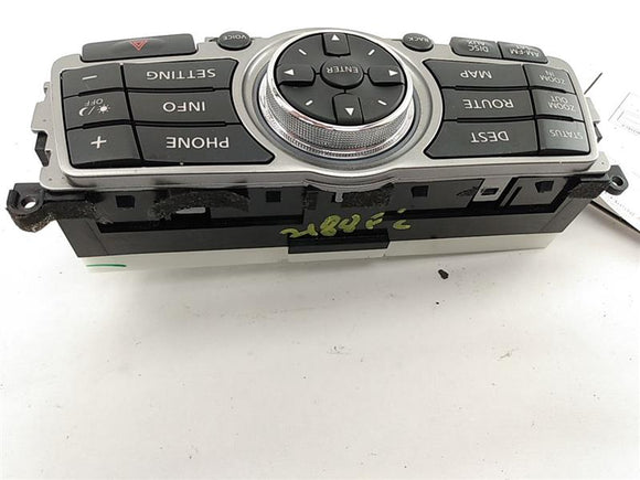 Infiniti G37 Display Screen Control