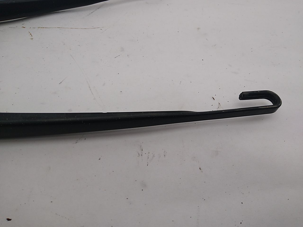 BMW 325I Pair Of Windshield Wiper Arms