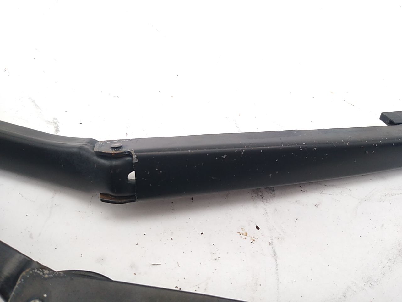 BMW 325I Pair Of Windshield Wiper Arms