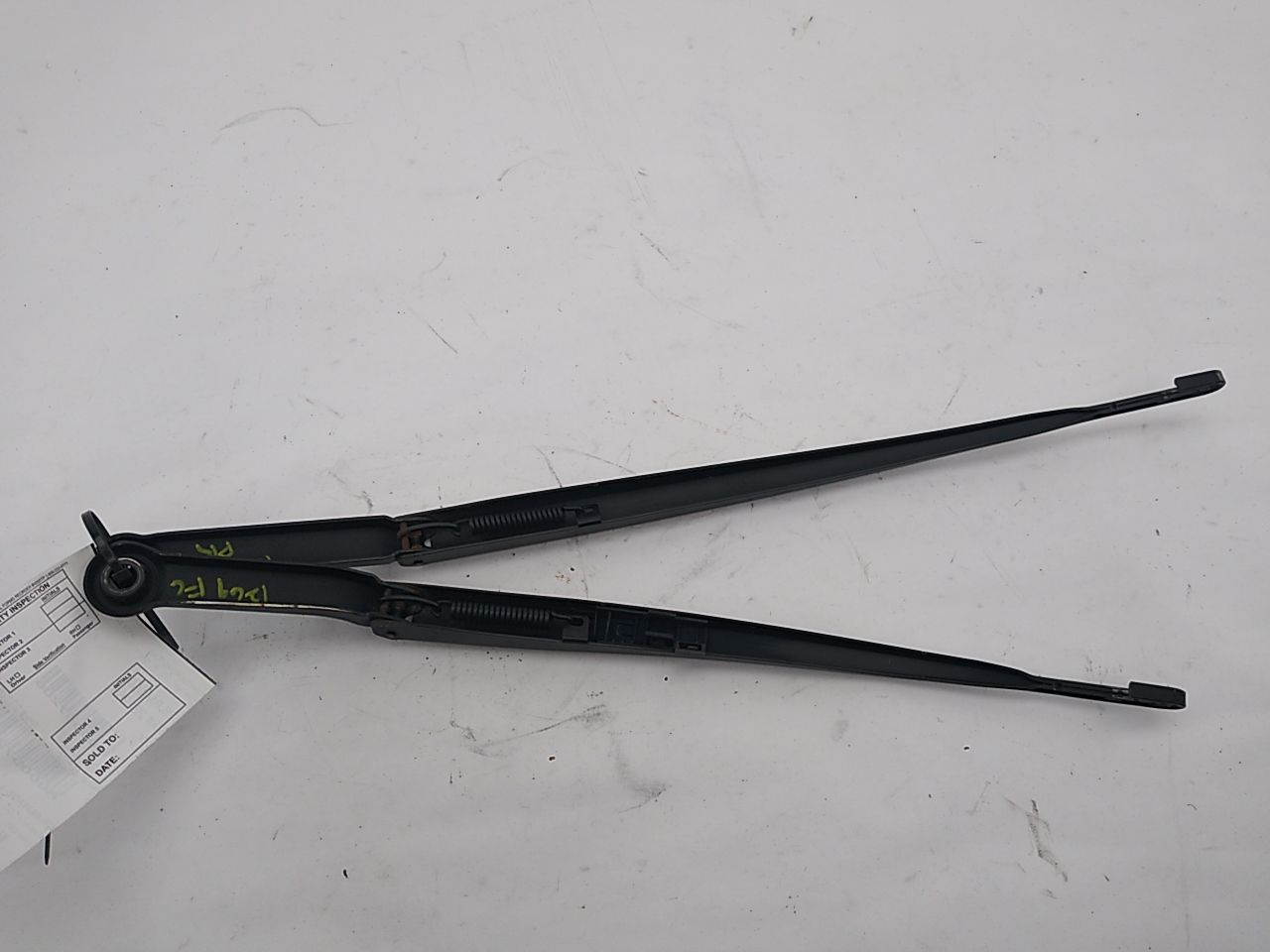 BMW 325I Pair Of Windshield Wiper Arms