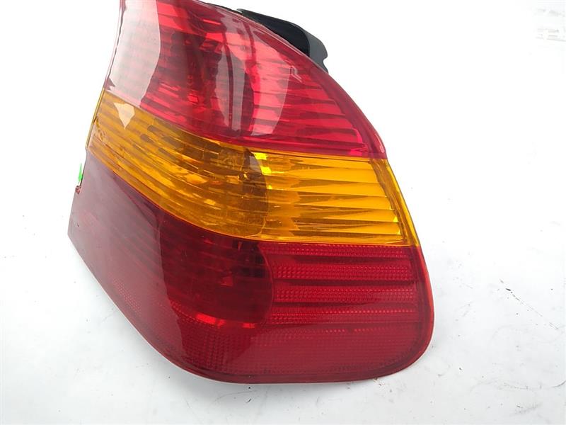 BMW 325I Rear Right Quarter Tail Light