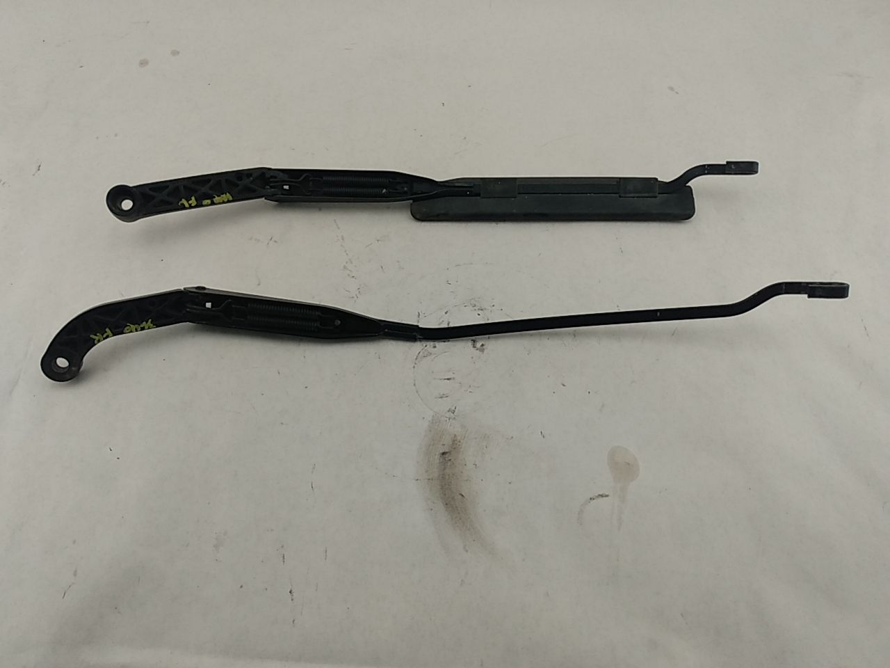 Audi Cabriolet Pair Of Wiper Arms - 0