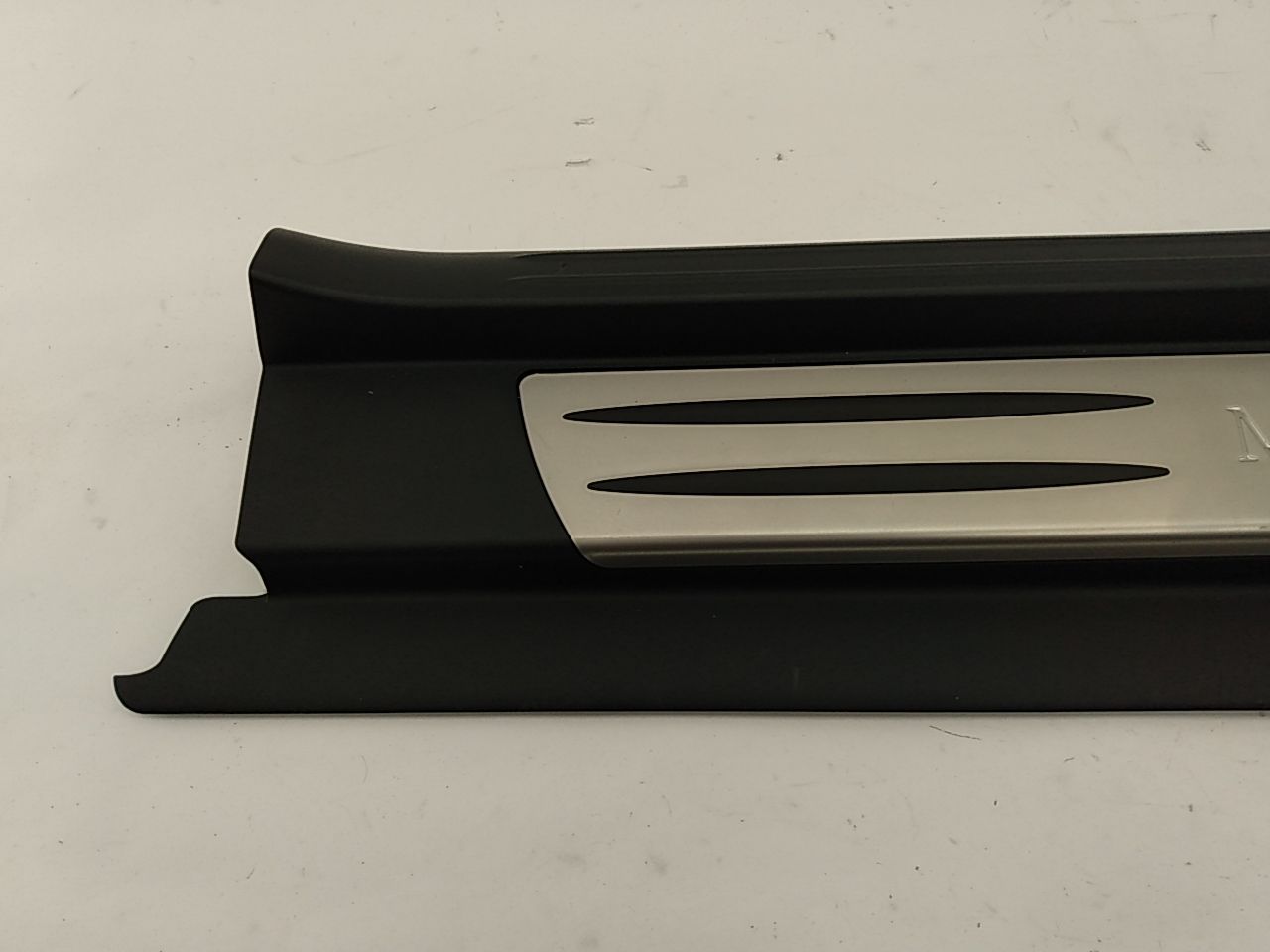 Mercedes SLK350 Front Right Door Sill Trim - 0