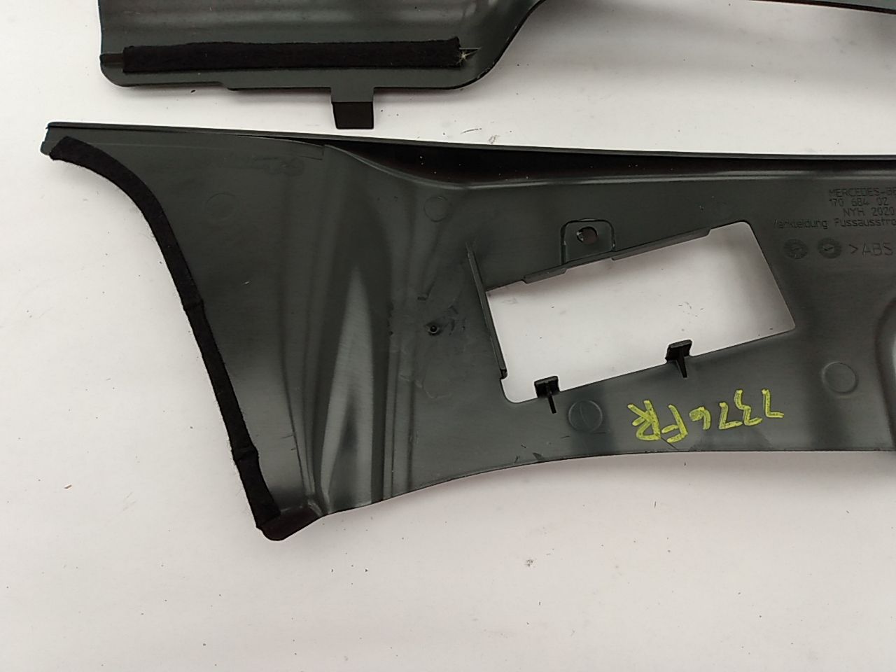 Mercedes SLK230 Pair Of Center Console Side Trim