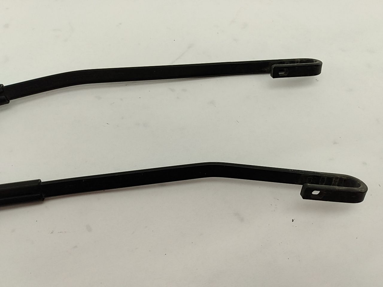 Mercedes SLK230 Pair Of Windshield Wiper Arms