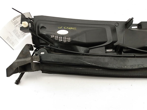 Hummer H3 Cowl Vent Panel **AS-IS**