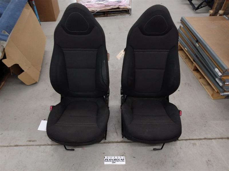 Saturn Sky Pair Of Front Seats