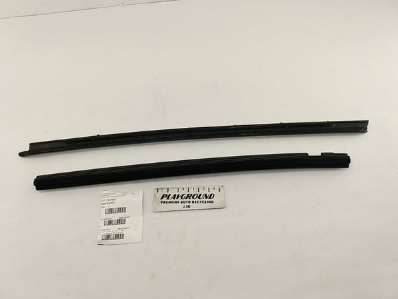 Saturn Sky Pair Of Front Right Door Weatherstrips