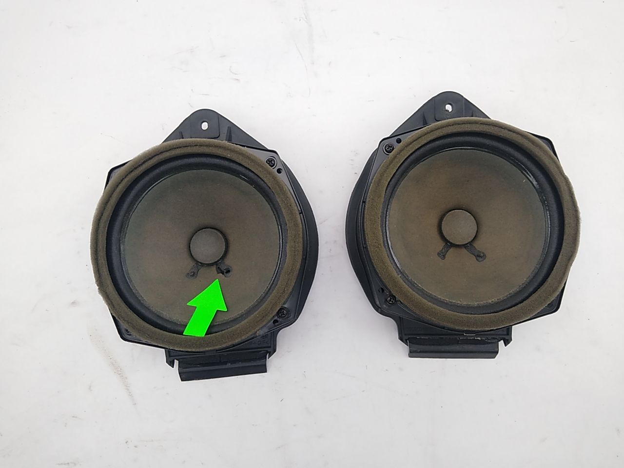 Saturn Sky Pair Of Front Speakers