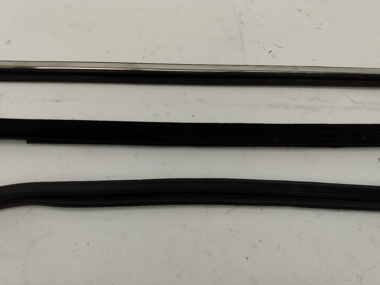 Mini Cooper S Front Right Door Window Sweeps & Seal